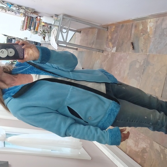 Bluw Fleece Faux Fur fuzzy soft Velour hoodie coat jacket med Mountain Hard Ware - Picture 3 of 15